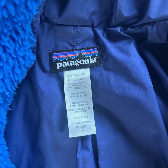 Patagonia Navy Fleece Jacket - Picture 2 of 3
